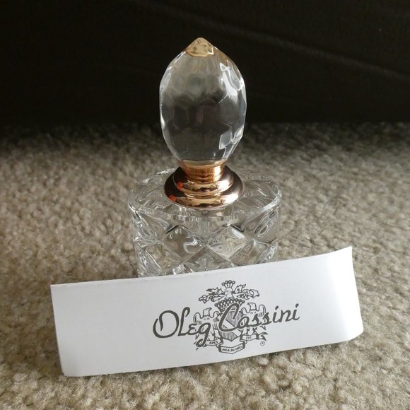 Cut Crystal Perfume Bottle by Oleg Cassini - Picture 8 of 8
